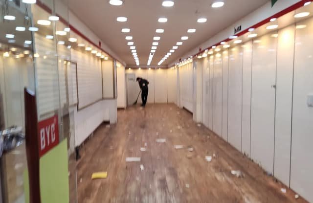 16평 BYC 내부철거 비용 절감! 폐기물까지 완벽한 수원시 철거업체 시공 사례
